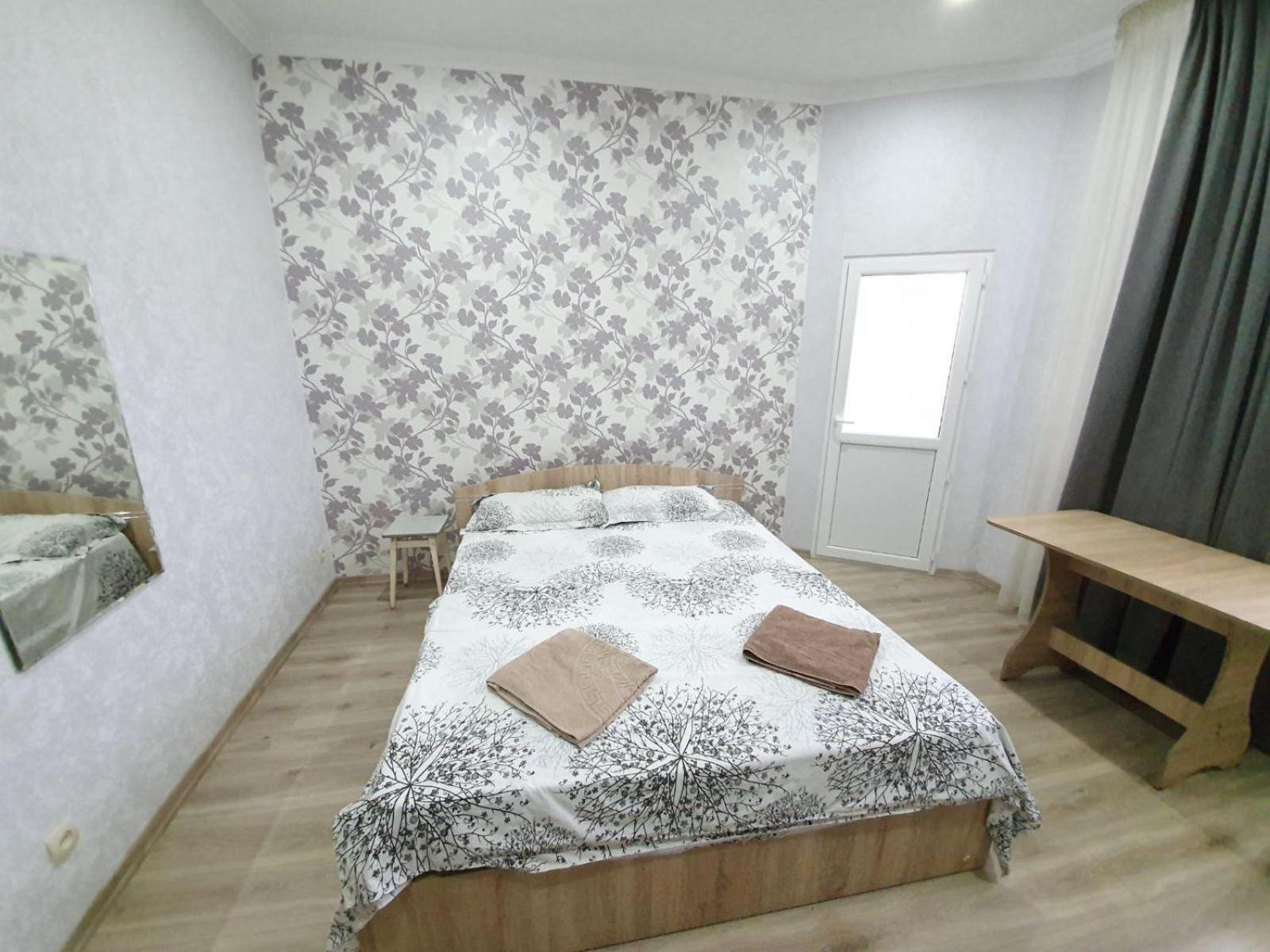 צ'יסינאו Tourist Home At Stefan Cel Mare With 2 Rooms מראה חיצוני תמונה